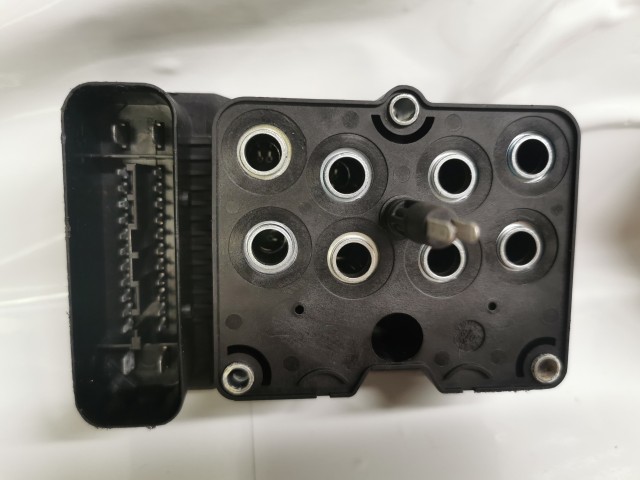 Skoda Octavia 2004-2013 ABS elektronika 1K0614117AE,25.0207-0067.4,10.0970-0321.3,1K0907379AF  KI-BE SZERELÉST IS VÁLLALUNK!